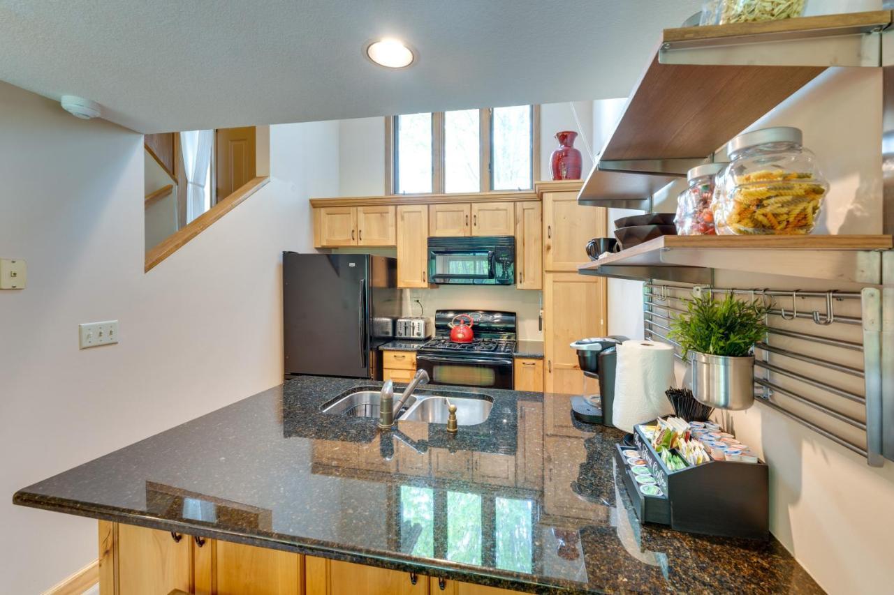 Family-Friendly Galena Rental Golf Course Access! Exterior photo